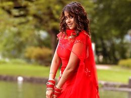 Genelia D'Souza in Santhosh Subramaniyam (2008)