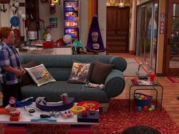 Benjamin Royer and Matthew Royer in Sam & Cat (2013)