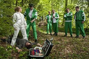 Michael Brandner, Karin Thaler, Christian Tramitz, Helmfried von Lüttichau, Annett Fleischer, and Paul Sedlmeir in Huber