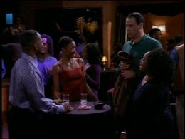 Brad Garrett, Shelley Robertson, Kivi Rogers, and Sherri Shepherd in Everybody Loves Raymond (1996)