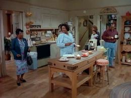 Reginald VelJohnson, Telma Hopkins, Rosetta LeNoire, Jo Marie Payton, and Julius Wright in Family Matters (1989)