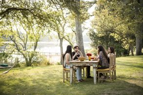 Juan Diego Botto, María Botto, Michelle Dockery, Gabriella Garcia, and Isabella Alberti in Good Behavior (2016)