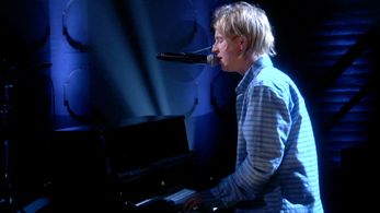 Tom Odell in Conan (2010)