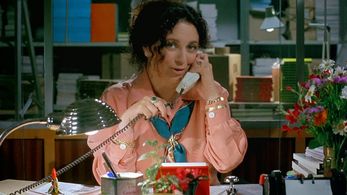 Gloria Muñoz in The Flower of My Secret (1995)