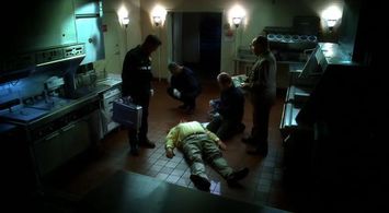 Laurence Fishburne, Paul Guilfoyle, Pat Asanti, George Eads, and David Berman in CSI: Crime Scene Investigation (2000)