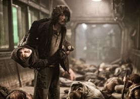 Song Kang-ho and Ko Asung in Snowpiercer (2013)