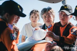 Shin Dong-mi and Seo Hyun-chul in Welcome to Samdalri (2023)