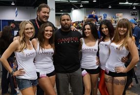 Derek Easley and the GameFob girls at WonderCon.