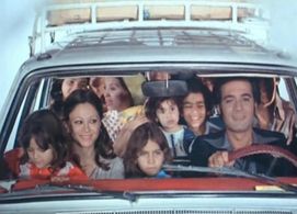 Faten Hamamah and Mahmoud Yassine in Mouths and Rabbits (1977)