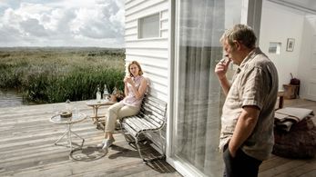 Maria Kraakman and Alex van Warmerdam in Schneider vs. Bax (2015)