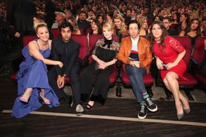 Mayim Bialik, Kaley Cuoco, Simon Helberg, Melissa Rauch, and Kunal Nayyar at an event for The 43rd Annual People's Choic
