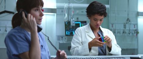 Jessica Rose and Kiersey Clemons in Flatliners (2017)