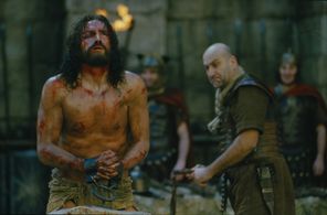 Jim Caviezel and Dario D'Ambrosi in The Passion of the Christ (2004)