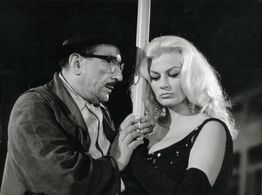 Anita Ekberg and Peppino De Filippo in Boccaccio '70 (1962)