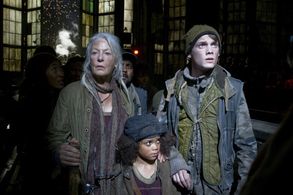 Jane Alexander, Anton Yelchin, and Jadagrace in Terminator Salvation (2009)
