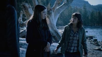 Stephanie Hunt and Alisha Newton in The Hollow (2015)