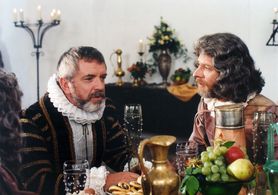 Jaromír Hanzlík and Jan Hartl in O perlove panne (1997)