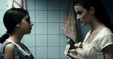 Mariam Bokeria and Lika Babluani in In Bloom (2013)