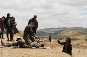Frank Dillane, Alrick Riley, Dave Erickson, Daniel Sharman, and Sam Underwood in Fear the Walking Dead (2015)