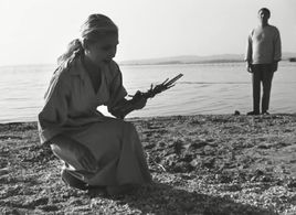 Silvia Monfort and Philippe Noiret in La Pointe Courte (1955)