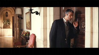 Fabrizio Brienza as the hotel manager in Duplicity directed by Tony Gilroy.