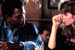 Carl Weathers and Cassandra Delaney in Hurricane Smith (1992)
