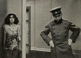 Asta Nielsen in Das Mädchen ohne Vaterland (1912)