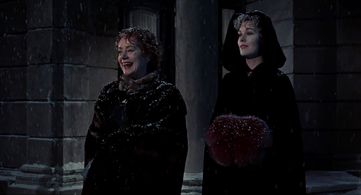 Kim Novak and Elsa Lanchester in Bell Book and Candle (1958)