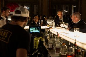 Elena Rusconi, Ryan Reynolds, Lior Raz in 6 Underground