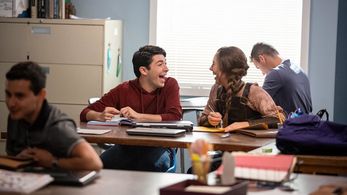 Caitlin Carmichael and Sloane Morgan Siegel in Dwight in Shining Armor: Dead Dead (2020)