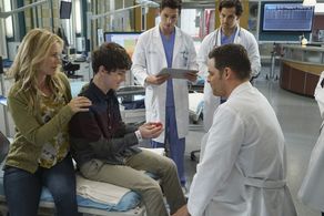 Justin Chambers, Joe Dinicol, Tanya Clarke, William Leon, and Giacomo Gianniotti in Grey's Anatomy (2005)