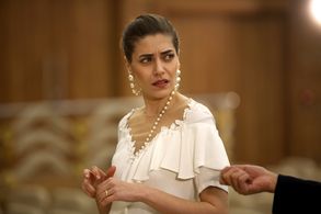 Öznur Serçeler in Daydreamer: Episode #1.38 (2019)