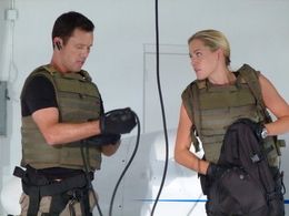 Jeffrey Donovan and Kristanna Loken in Burn Notice (2007)