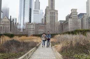 Mauricio Ochmann and Aislinn Derbez in Easy (2016)
