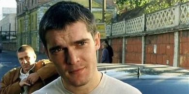 Roman Ageev in Sisters (2001)