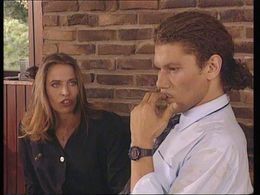 Kenneth Herdigein and Devika Strooker in We zijn weer thuis: Hangende pootjes (1992)