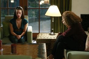 Yonda Davis and Jessica Lowndes in 90210 (2008)