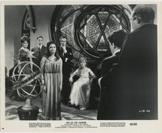 Isobel Black, Jennifer Daniel, Edward de Souza, Jacquie Wallis, Barry Warren, and Noel Willman in The Kiss of the Vampir