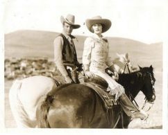 Gary Cooper and Betty Jewel in Arizona Bound (1927)