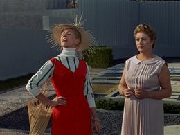 Dominique Marie and Adrienne Servantie in Mon Oncle (1958)