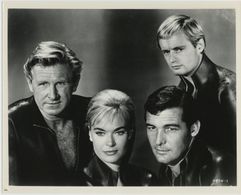 Lloyd Bridges, Shirley Eaton, Brian Kelly, and David McCallum in Around the World Under the Sea (1966)