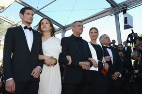 Abdellatif Kechiche, Brahim Chioua, Léa Seydoux, Adèle Exarchopoulos, and Jérémie Laheurte at an event for Zulu (2013)