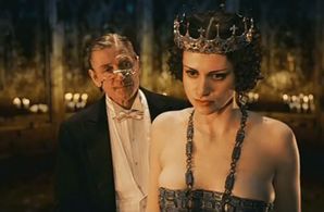 Aleksandr Abdulov and Anna Kovalchuk in Master i Margarita (2005)