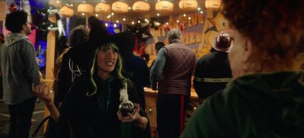 Hocus Pocus 2 (2022) with Bette Midler