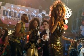 Sharon Leal and Craig Anderson in Hellcats (2010)