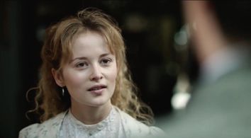 Shannon Tarbet in Genius (2017)