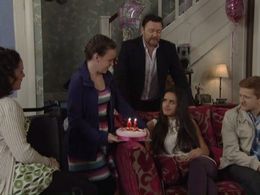 Ian Puleston-Davies, Sam Aston, Cherylee Houston, Georgia May Foote, and Ellie Leach in Coronation Street (1960)
