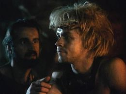 Nikolay Karachentsov and Leonid Yarmolnik in Dve strely. Detektiv kamennogo veka (1989)