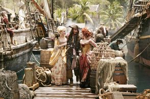 Johnny Depp, Vanessa Branch, and Lauren Maher in Pirates of the Caribbean: At World's End (2007)