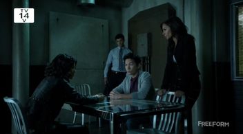 Still from episode 2006 